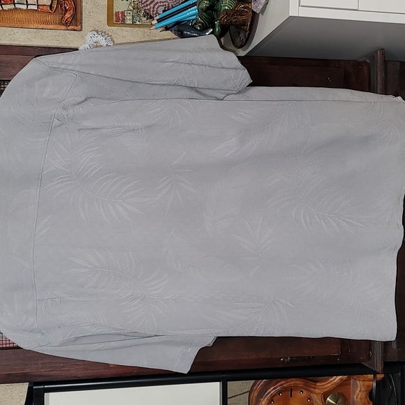 Tommy Bahama shirt - Picture 3 of 4